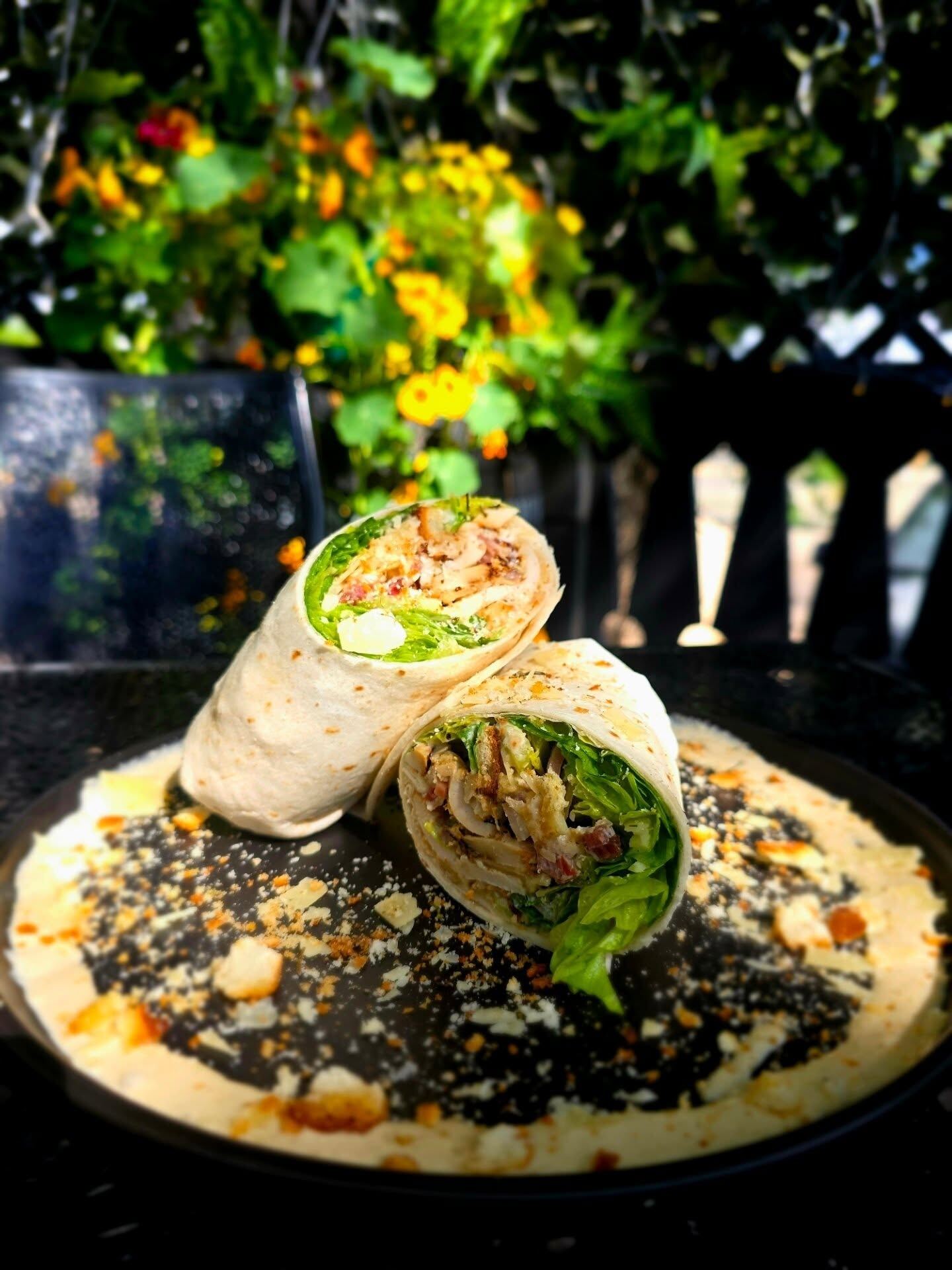 Wrap plate on Borracho's patio table
